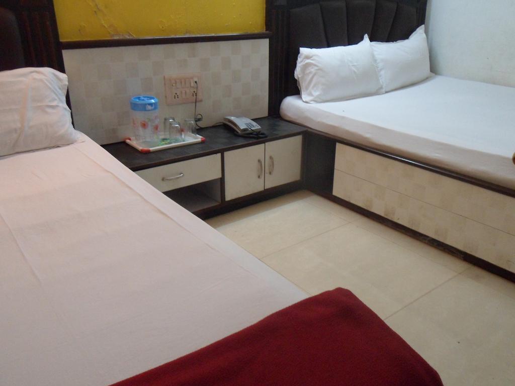 Hotel Happyland Bombay Habitación foto