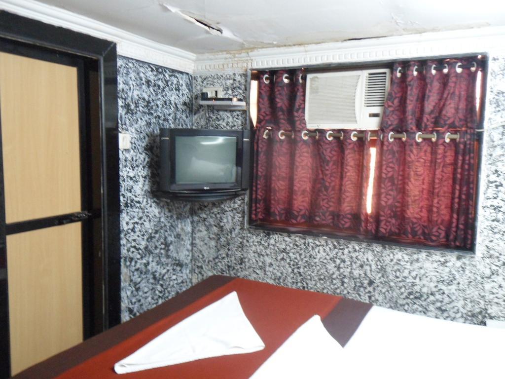 Hotel Happyland Bombay Exterior foto