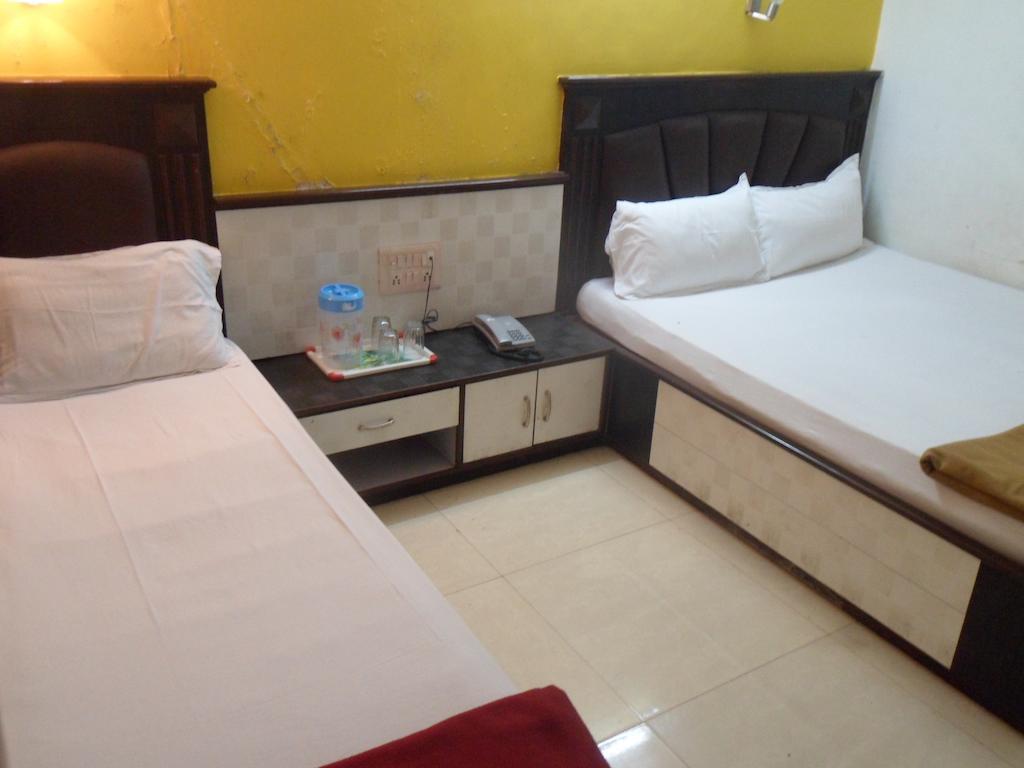 Hotel Happyland Bombay Habitación foto